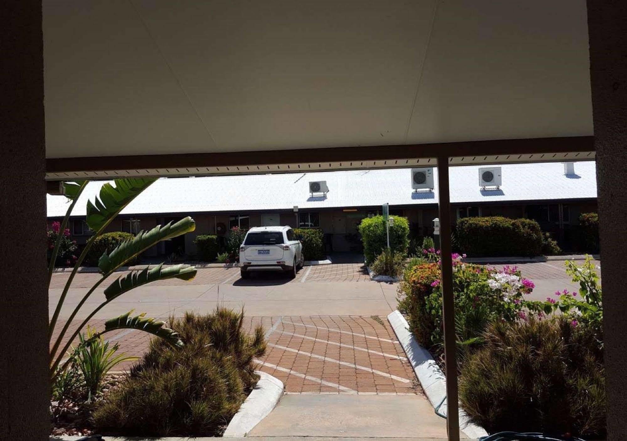 Beagle Hotel Katherine Exterior photo